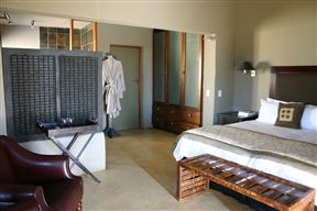 Etali Safari Lodge