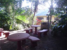 Lalapanzi Guest House, St. Lucia