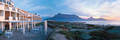 Self-Catering apartments with a Table Mountain view, on the beach