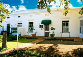 Avenues Guest Lodge