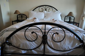 Main Bedroom - Bradclin Beach - Self-Catering 2 bedroom apartment, Blouberg, Cape Town, Western Cape, South Africa - click for larger image