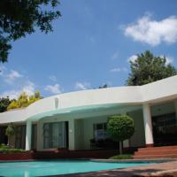 Woodmead Guest Lodge