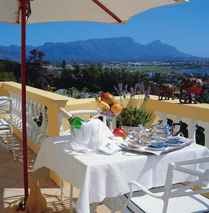 Breakfast with a view, Colona Castle - click for larger image