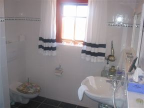 Farr Out Guest House