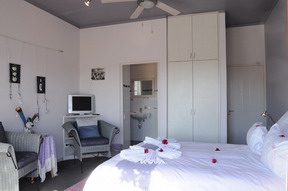 Farr Out Guest House