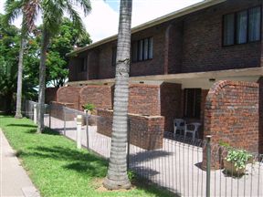 Flamingo Holiday Apartments
