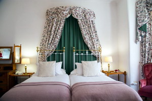 Fynbos Villa Guest House, Stellenbosch - Click for larger image