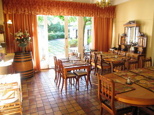 Fynbos Villa Guest House, Stellenbosch - Click for larger image