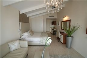 Harbour House Hotel