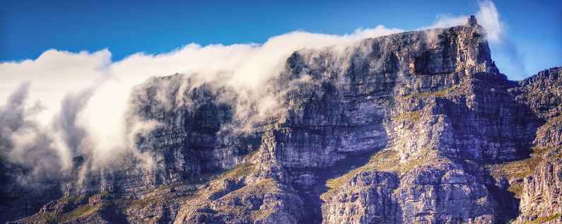Table Mountain, draped with a 'table cloth', Cape Town, South Africa