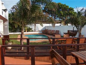 Khaya La Manzi Guest Lodge
