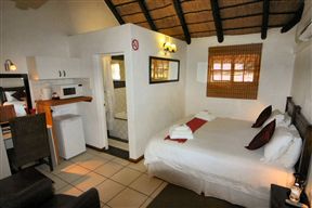 Khaya La Manzi Guest Lodge