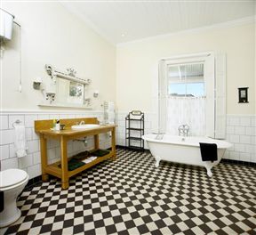 La Fontaine Guest House