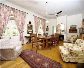 La Fontaine Guest House