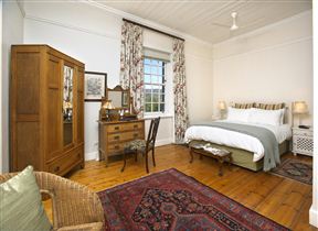 La Fontaine Guest House