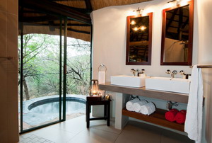 Leopard Mountain Safari Lodge - Click for larger image