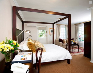 Dining - Maison Chablis, Guest House, Franschhoek, Cape Winelands - South Africa - Click for larger image