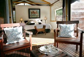 Makakatana Bay Lodge