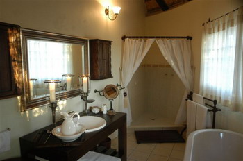 Mvuradona Safari Lodge