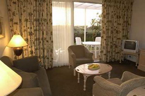 Dolphin Beach Hotel