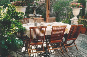 Breakfast in the garden
