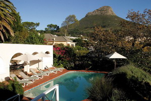 Swimming pool - Villa Lutzi - Click for a larger image, close to return...